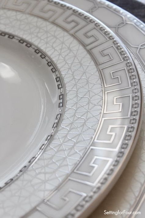 Greek key patterned plates Karpathos, Mikasa Dinnerware, Greek Decor, Modern Plates, Vase Deco, Setting The Table, Dining Ware, Luxury Tableware, Greek Design