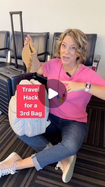 Airplane Packing Tips, What To Take On An Airplane, What To Do On Airplane, Ryanair Carry On Packing Tips, Airplane Sleeping Hacks, Airplane Personal Item Bag, Personal Bag Airplane, Inside The Airplane, Personal Item Bag Travel