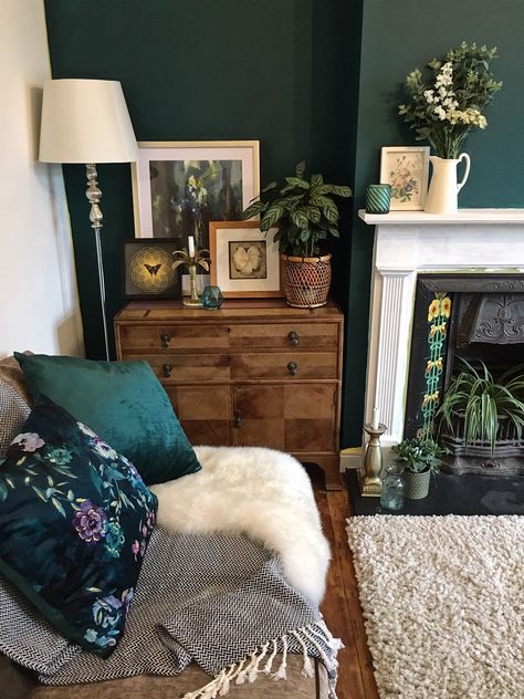 How To Use Dark Green in Your Living Room - Melanie Jade Design Green Walls Living Room, Dark Green Living Room, Jade Design, Dark Green Walls, Minimalist Living Room Decor, Dark Living Rooms, Living Room Decor Inspiration, Cosy Living Room, Living Room Green