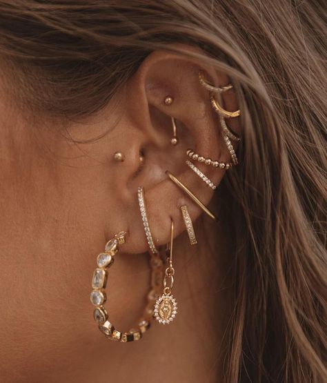 Jay.Nicole on Instagram: “Ear candy 🍭” Ear Stacking Ideas Grunge, Ear Piercings Placement Chart Baddie, Ear Piercing Ideas Minimalist, Ear Piercing Ideas Chart, Unique Ear Piercings, Ear Piercings Chart, Cool Ear Piercings, Pretty Ear Piercings, Cute Ear Piercings