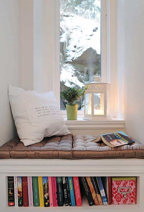 44 Window nooks framing spectacular views Small Window Seat, Diy Window Seat, Built In Window Seat, Cozy Window Seat, Window Seat Kitchen, Design Ložnic, Window Seat Design, Window Nook, Cozy Reading Corners