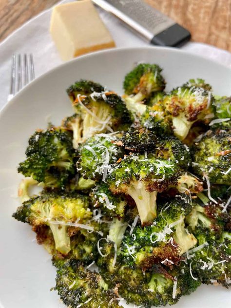 Olive Garden Broccoli Recipe, Cesar Roasted Broccoli, Crispy Broccoli Recipes, Roasted Broccoli And Green Beans, Best Baked Broccoli Recipe, Crispy Roasted Broccoli, Broccoli Christmas Side Dish, Recipes Using Fresh Broccoli, Broccoli Recipes For Thanksgiving