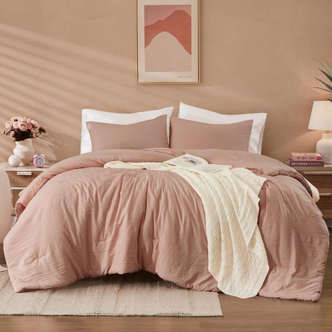 Pale Pink Comforter, Dusty Pink Comforter, Desert Rose Bedroom, Mauve Bedroom Decor, Pink Bed Ideas, Blush Pink And Gold Bedroom, Mauve Bedroom Ideas, Pink And Gray Bedroom, Blush Bed