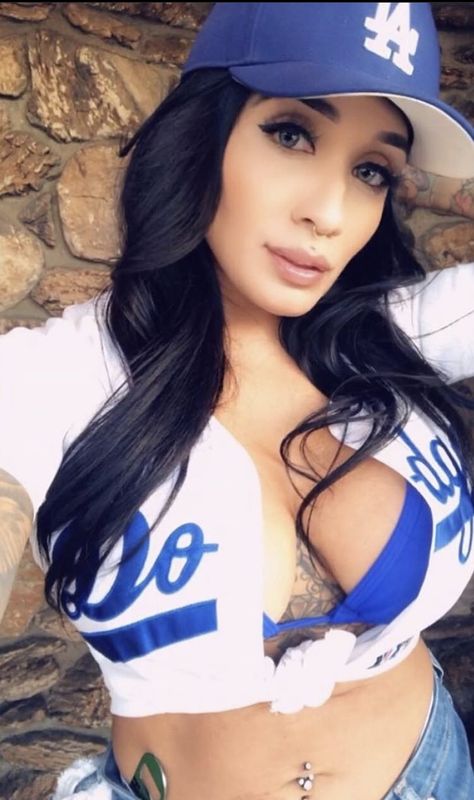 Dodgers Sign, Los Angeles Dodgers Logo, Dodgers Girl, Dodgers Logo, Mexican Women, Dodgers Baseball, Los Angeles Dodgers, Personalities, Marilyn Monroe