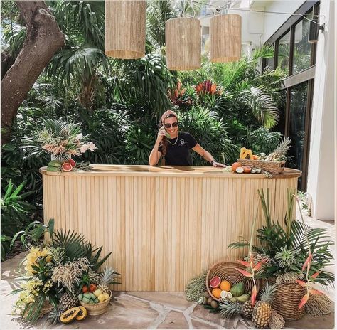 Tropical Theme Bar Decor, Tropical Booth Design, Havana Nights Birthday Party Theme, Boho Wine Bar, Tropical Theme Bar, Tropical Night Party, Tropical Buffet, Bar Booth, Colombian Wedding