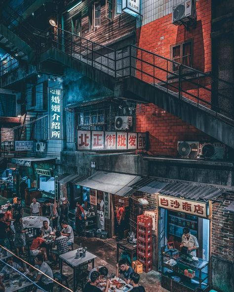 China Highlights on Instagram: “Did you know Changsha? Changsha is a famous historical and cultural city with a history encompassing more than 3,000 years. 📷: @youknowcyc…” Ville Steampunk, Adventure Travel Explore, Changsha, Cyberpunk Aesthetic, Isaac Asimov, Living Modern, Cyberpunk City, Japan Aesthetic, Futuristic City