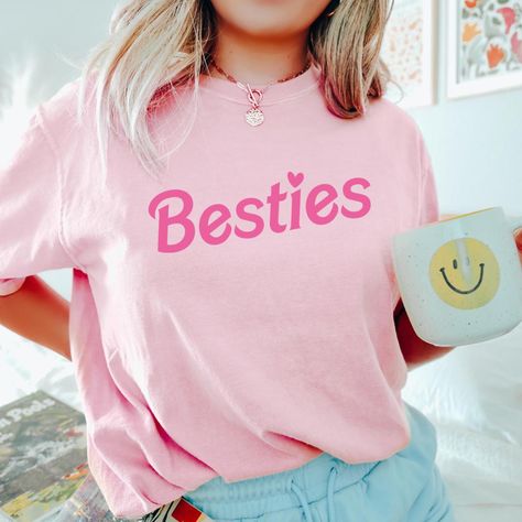 Besties Short Sleeve T-Shirt-T-shirt-Gift Spawt Best Auntie Shirt, Auntie And Me Shirts, I’m My Auntie Era, Aunt Era Shirt, Aunt Life Shirt, Auntie Shirts For Nieces, Cute Tee Shirt Designs, New Aunt Shirts, Auntie Tshirt Ideas