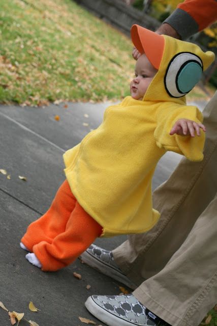 Duckling Costume, Duck Outfit, Dynamic Duo Costumes, Pigeon Drive The Bus, Don't Let The Pigeon, Book Characters Dress Up, Pigeon Books, Character Dress Up, Book Character Costumes