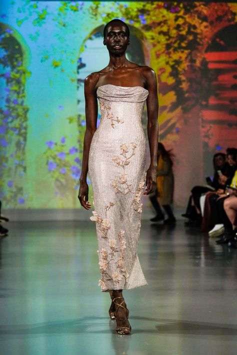 Ines Di Santo Bridal Spring 2025 Collection Bridal Fashion Week 2024, Carpet Outfits, Week In New York, Spring Runway, Runway Fashion Couture, Stunning Prom Dresses, Fashion Forecasting, Spring 2025, Spring Couture