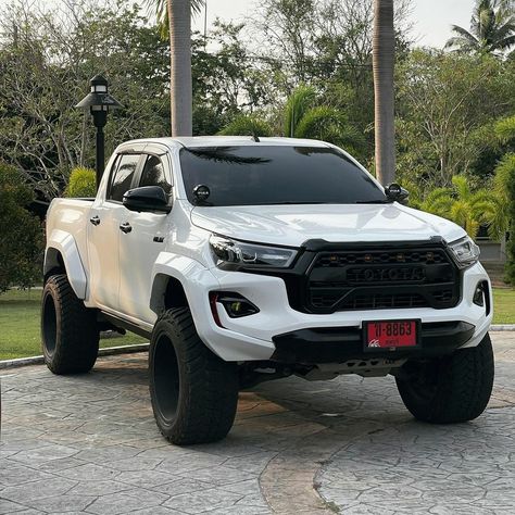 Isuzu Dmax Vcross Modified, Toyota Hilux Offroad, Hilux Car, Toyota Hilux 4x4, Pickup Trucks Toyota, Hilux 4x4, Toyota Truck, Crossover Cars, Lexus Gx470