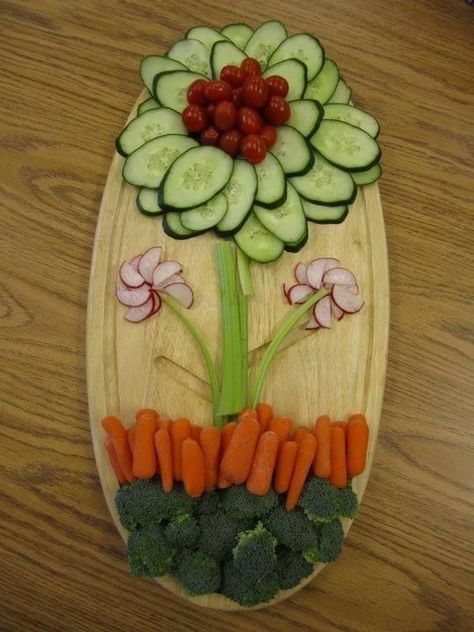 Easter Appetizers, Decorações Com Comidas, Vegetable Tray, Vegetable Platter, Veggie Tray, בר מצווה, Easter Dinner, Fun Kids Food, Food Crafts