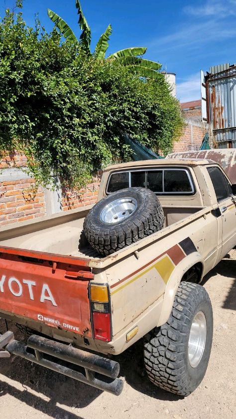 Toyota México Classic Toyota Truck, Old Toyota Trucks, Small Pickup Trucks, 67 72 Chevy Truck, Chevy Trucks Older, 72 Chevy Truck, Vintage Pickup, Future Trucks, Toyota Tercel