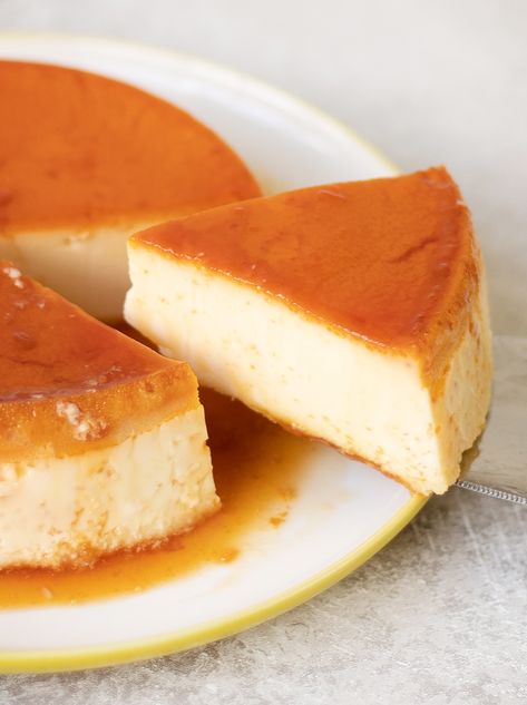 Creme Caramel Recipe Easy, French Parfait, Creme Caramel Recipe, Slow Cooker Pork Belly, French Creme, Chia Pudding Vegan, Caramel Recipe Easy, French Custard, French Dessert Recipes