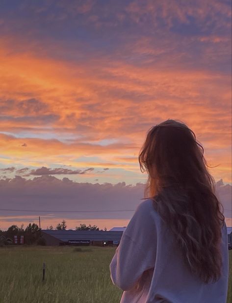 sunset chasing asf Maddi Core, Margaret Core, Taking Pictures Of Sunset Aesthetic, Chasing Sunsets Aesthetic, Watching Sunset Aesthetic, Watching The Sunset Aesthetic, Car Ride Aesthetic Sunset, Summer Vision, Chasing Sunsets