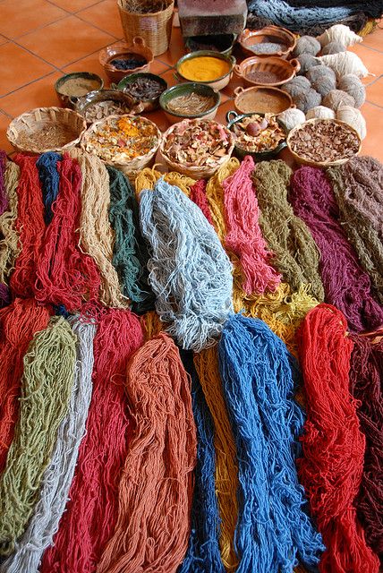 Wool and Dyes Oaxaca    The bowls in the back contain a variety of substances which can be used to dye wool yarn. All of the skeins of yarn in the foreground were dyed using these natural substances. Pretty amazing.    Seen at the home and workshop of Sr. Bulmaro Perez who lives in Teotitlan del Valle Oaxaca Mexico. Tinta Natural, Art Yarn Spinning, Diy Dye, Dye Techniques, Fabric Dye, Natural Dyeing, Eco Printing, Plant Dyes, Dyeing Techniques