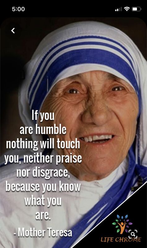 Mother Teresa Pictures, Mother Teresa Life, Tired Mother, Mother Theresa Quotes, Saint Teresa Of Calcutta, Be Genuine, Small Things With Great Love, Mother Teresa Quotes, Be Extraordinary