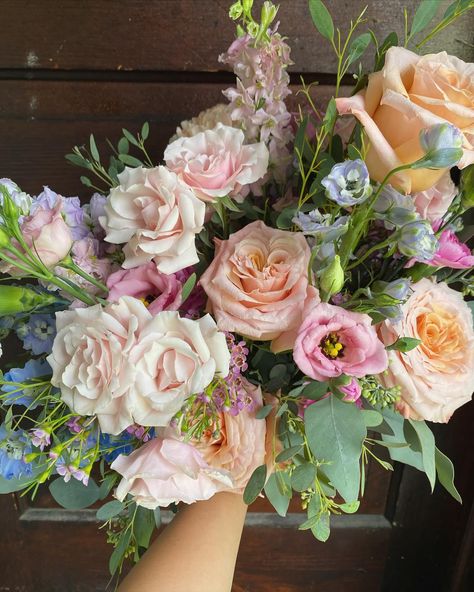 Pastel Bouquet Wedding Flowers, Floral Arrangements, Pastel, Pastel Floral Arrangements, Flower Pastel, Wild Daisy, Pastel Bouquet, Pastel Floral, Wedding Flower