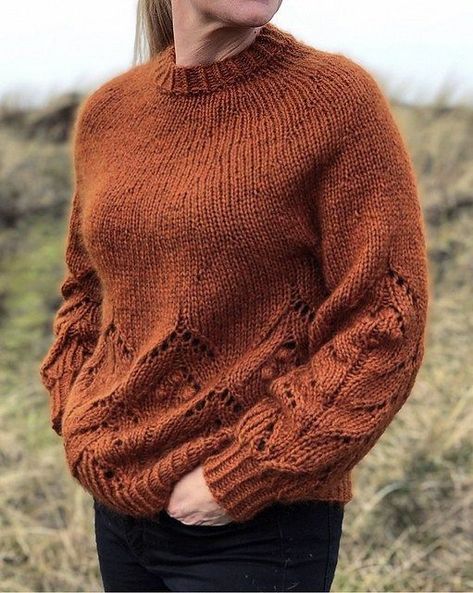 This knitting pattern for a cozy fall and winter sweater is just perfect! Buy the pattern and knit yourself a new sweater! #knitting #knittingpattern #sweater #sweaterpattern #fallknitting #winterknitting #cozysweater #knitsweater #craftgossip Winter Casual Outfits For Women, Flowy Fashion, Sweaters Knitted, Fall Knitting, Sweater Knitting Pattern, Women Fashion Casual, Sweater Ideas, Knitting Sweaters, Knitted Clothes