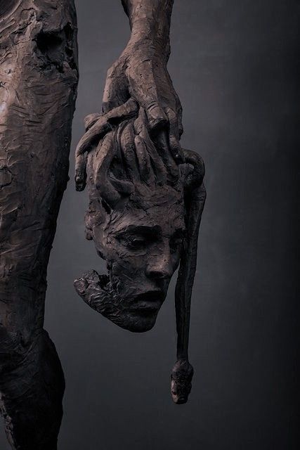 Greek Sculpture Aesthetic Dark, Greek Wallpaper Aesthetic Black, Dark Sculptures Art, Dark Greek Mythology, Greek Statue Art, Medusa Sculpture, Medusa Statue, Statue Photography, Medusa Art