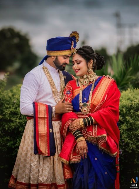 Maharashtra Couple Photography, Groom Peshwai Look, Peshwai Wedding Look, Nauvari Saree Couple Photoshoot, Nauvari Couple Photoshoot, Couple Poses Maharashtrian, Maharashtra Wedding Couple Pose, Wedding Couple Poses Maharashtrian, Wedding Marathi Look