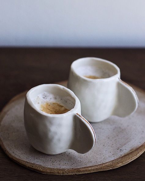 Pottery Espresso Cups Handmade, Espresso Cup Ceramic, Pottery Espresso Cups, Restaurant Ceramics, Small Ceramic Ideas, Small Pottery Ideas, Ceramic Cups Handmade, Pinch Pottery, Ceramic Saucer