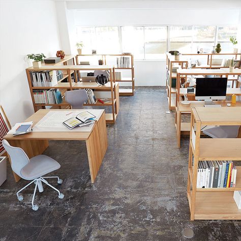 Classic White Bedroom, Muji Interior Design, Oak Wood Desk, Muji Home, White Bedroom Ideas, Office Organisation, Sofa Storage, Workspace Inspiration, Office Setup