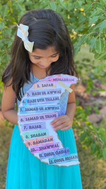 Islamic Boards For School, Arabic Months Of The Year, Islamic Months Name For Kids, Islamic Diy Crafts, Islamic Projects For School, Islamic Months Name, Calendar Concept, Muslim Kids Crafts, Islamic Year