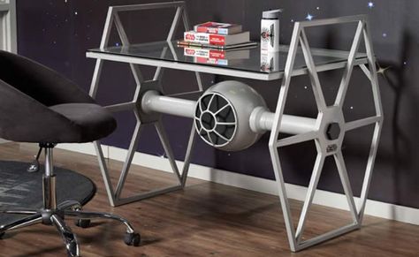 Los muebles de Star Wars ya están aquí Star Wars Zimmer, Star Wars Furniture, Star Wars Room Decor, Star Wars Tie Fighter, Geek Home Decor, Star Wars Bed, Gray Desk, Star Wars Tie, Diy Projects For Men