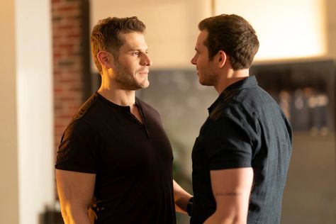 Tommy and Buck are the new IT couple on 9-1-1 Rockmond Dunbar, Ryan Guzman, Clap Back, New Friendship, Movie Releases, Best Actress, Tv News, Reality Tv, Firefighter