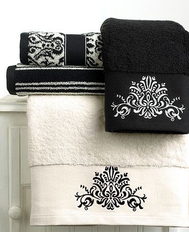 , Black And White Towels, Black White Bathrooms, White Bath Towels, White Hand Towels, White Cottage, Black And White Decor, Towel Collection, White Towels, White Decor