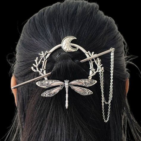 The delicate wings, adorned with intricate engravings, evoke the fleeting beauty of dragonflies, symbolizing transformation, adaptability, and the ability to navigate through life's challenges with grace. . . . . . . . . #ragnar #pagan #valhalla #viking #vikings #odín #norsemen #norse Casual Updo, Hair Accessories Pins, Dragonfly Jewelry, Art Poses, Hair Pin, Dragonflies, Natural World, Cute Hairstyles, Everyday Look