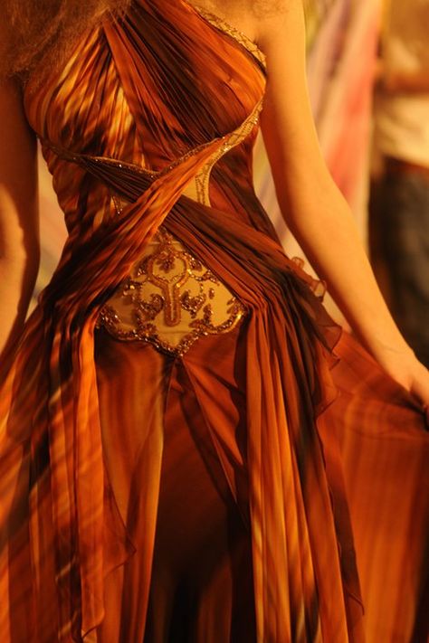 Sel would like this, even though it doesn't even show that much skin. Skirt Diy, Arabian Nights, Fantasy Dress, Fantasy Clothing, Fantasy Fashion, Orange Dress, Aphrodite, Larp, Costume Design