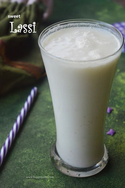 Sweet Lassi, Strawberry Lassi, Methi Recipes, Lassi Recipe, Pineapple Drink, Indian Chai, Yogurt Drink, Indian Drinks, Lassi Recipes