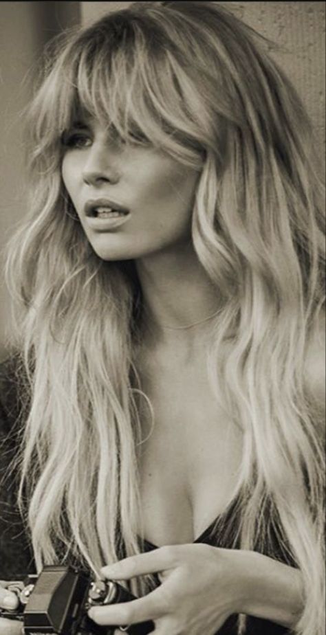 Hair, long hair, hair Inspo, healthy hair, healthy, long, wavy hair, layers, bangs, shag hair, wolf cut, heavy layered hair, hair extensions, hair serum, hair growth, hair inspo 70s Haircuts, Rocker Hair, 70s Hair, Long Hair With Bangs, Long Blonde, Hair Color And Cut, Lily Rose Depp, Long Blonde Hair, Hair Envy