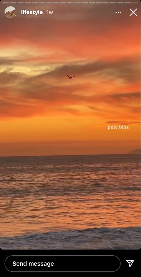 Natural Instagram Pictures, Sunset Ig Story Caption, Sunset Ideas Instagram, Sunset And Beach Quotes, Beach Sunset Instagram Stories, Sunsets Instagram Stories, Memories Story Instagram, Insta Captions For Sunset Pics, Instagram Sunset Stories