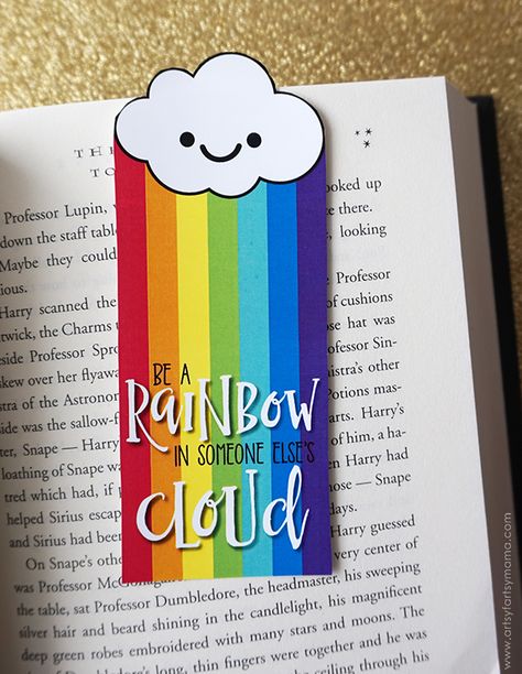 Brighten someone else's day with these Free Printable Rainbow Bookmarks inspired by Maya Angelou! Cute Diy Bookmarks Easy, Bookmark Quotes Inspiration, Kids Book Marks, Book Marks For Kids, Book Marks Printable, Books Rainbow, Free Printable Rainbow, Rainbow Bookmark, Bookmarks Quotes