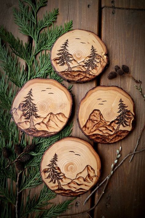 Beginner Wood Burning, Wood Burning Tips, Forest Designs, Wood Burning Techniques, Decor Christmas Home, Creative Tile, Wood Burn Designs, Wood Slice Art, Woodburning Projects