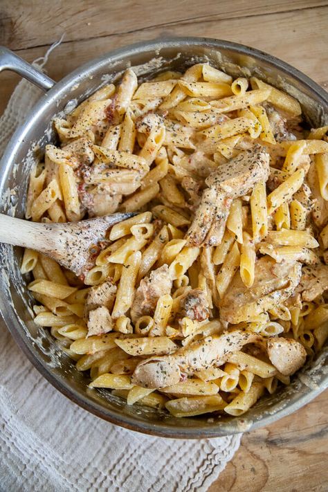 Sun Dried Tomato And Chicken, Beef Pasta Recipes, Lemon Chicken Pasta, Cooking Pasta, Easy Pasta Recipes, Dried Tomatoes, Lemon Chicken, Easy Pasta, Chicken Pasta