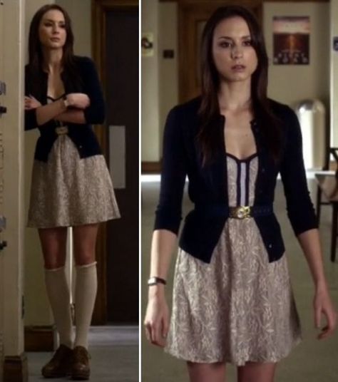 Pretty Little Liars Season 3 Episode 4 - Spencer - buy this #dress ... Haley Dunphy Outfits Season 1, Spencer Hastings Outfits, Spencer Hastings Style, Pll Outfits, Pretty Little Liars Outfits, Pretty Little Liars Fashion, Pll Fashion, 2010s Fashion, Spencer Hastings