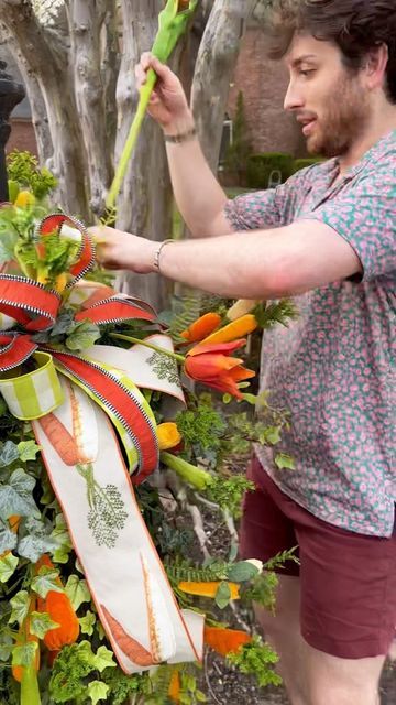 John Mark Sharpe on Instagram: "🐰Easter🌿📬Mailbox📬🌿Saddle🥕" Spring Mailbox Decor, Mailbox Saddle, Mailbox Swag, Mailbox Decor, Spring Floral Arrangements, Entryway Table Decor, Taco Soup, Spring Is Coming, Christmas Floral