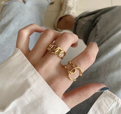 hip hop jewelry hip hop ring Gold Trend, Ring Inspo, Pallet Bed, Earrings Dangle Simple, Ring Female, Silver Pearl Necklace, Gold Statement Ring, Index Finger, Geometric Ring