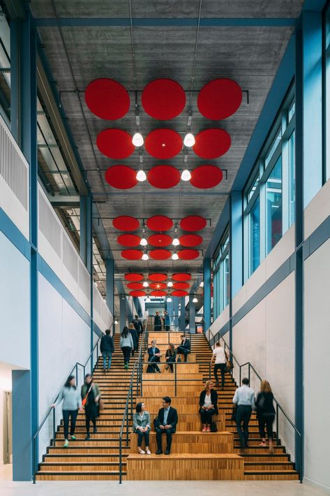 LSE’s new Centre Building review – a study in shades of Pompidou | Art and design | The Guardian London School Of Economics Aesthetic, Lse London, Richard Rogers, Lecture Theatre, London School, Solid Line, London School Of Economics, Lectures Hall, Public Square