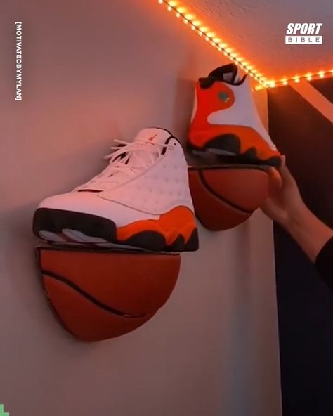 Upcycled Basketball Ideas, Basketball Themed Room Ideas, Nba Bedroom Ideas, Diy Basketball Decor, Sports Room Ideas, Basketball Boys Room, Sports Bedroom Ideas, Basketball Room Ideas, Nba Bedroom