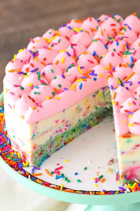 Funfetti Cheesecake Cake, Cheesecake With Cake Base, Cheesecake Birthday Cake Ideas, Birthday Cheesecake Recipes, Birthday Cake Cheesecake, Funfetti Cheesecake, Teal Cake, Cheesecake Crust, Pastel Cupcakes