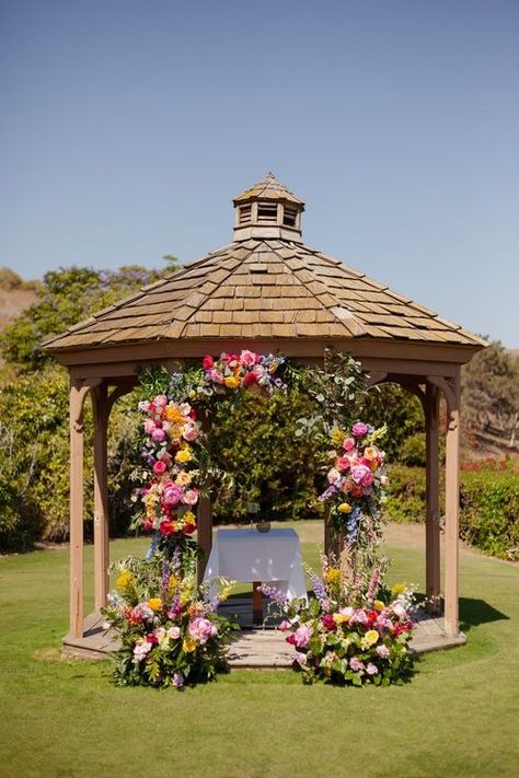 Wedding gazebo flowers