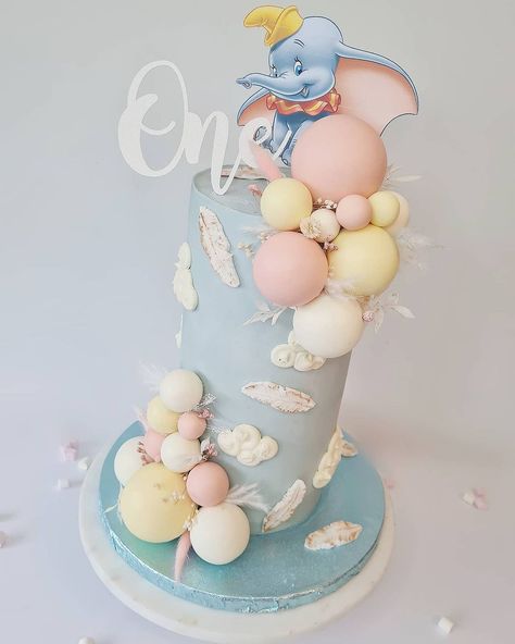 Dumbo Baby Shower Cake, Dumbo Cakes, Dumbo Party Ideas, Dumbo Birthday Cake, Birth Cake, Dumbo Cake, Dumbo Nursery, Dumbo Birthday Party, Birth Cakes