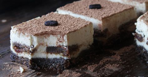 This Rawsome Vegan Life: RAW VEGAN TIRAMISU with VANILLA CREAM & COFFEE LADYFINGERS Deserturi Raw Vegan, Vegan Tiramisu, Raw Vegan Desserts, Raw Cake, Desserts Vegan, Raw Desserts, Raw Vegan Recipes, Piece Of Cake, Vegan Dessert Recipes