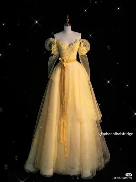 Ball Dress Aesthetic, Yellow Princess Dress, Ball Gowns Fantasy, Royalty Dress, Girls Long Dresses, Disney Princess Dresses, Royal Dresses, Prom Dress Inspiration, Fantasy Dress