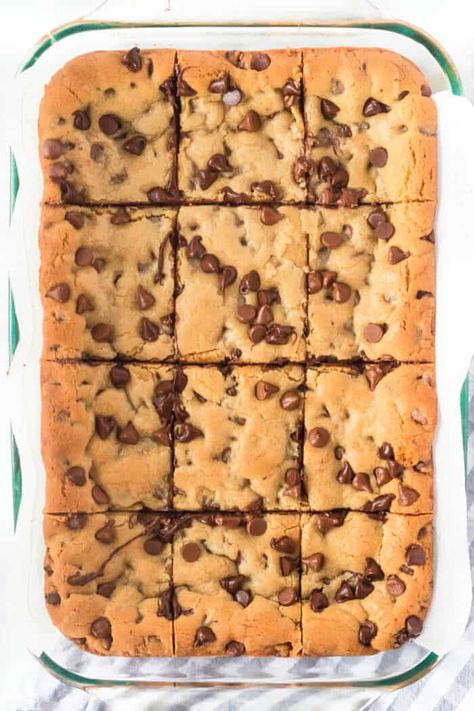 BEST RECIPE FOR CHOCOLATE CHIP COOKIE BARS Best Chocolate Chip Cookie Bars Ever, Cookie Bars Recipes Easy, Best Chocolate Chip Bars, Chocolate Chip Brownie Bars, Chocolate Chip Cookie Squares, Cookie Sheet Recipes, Choc Chip Bars Easy, Choco Chip Cookie Bars, Chocolate Chip Cookie Bars Recipes