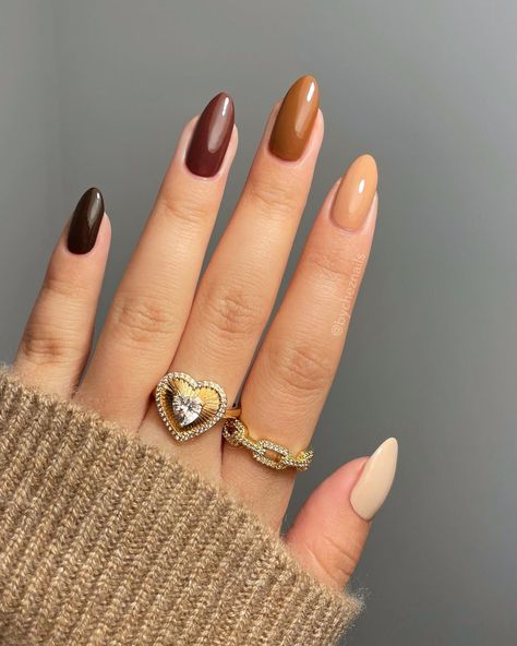 fall nails ideas autumn 2024 #FallNails2024 #Autumn2024Nails #FallManicureIdeas #TrendingFallNails #Autumn2024NailInspo #ModernFallNails #FallNailArt2024 #AutumnVibes2024 #FallColors2024 #ChicFallNails2024 Fall Almond Nails, Fall Nail Ideas, Simple Fall Nails, Fall Nail Trends, Spring Nail Trends, Cute Nails For Fall, Summer Toe Nails, Fall Nail Art, Short Nail Designs